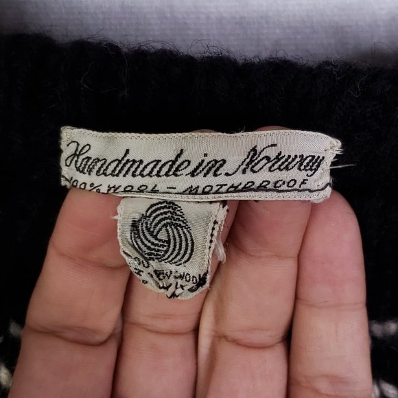 Vintage Handmade in Norway Fair Isle 100% Wool Crewneck Pullover Sweater - Picture 7 of 7